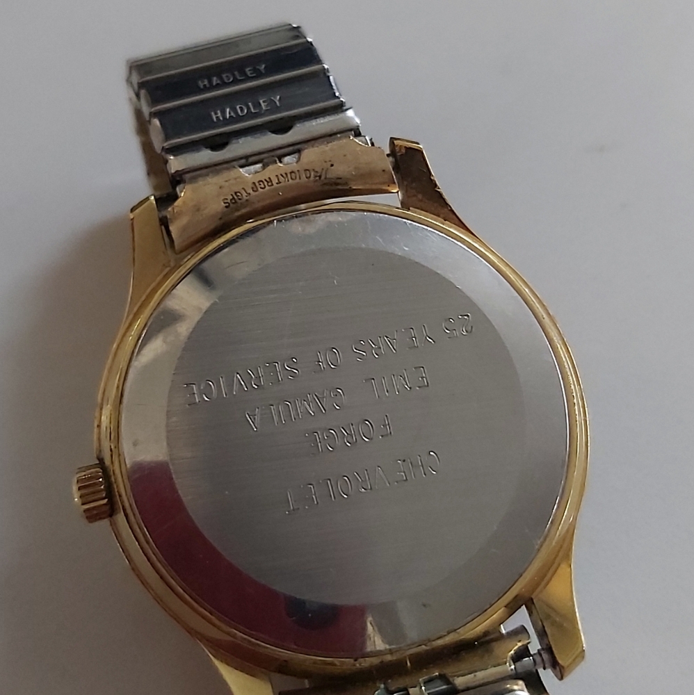 Omega Gold Quartz Watch - Picture 8 of 15